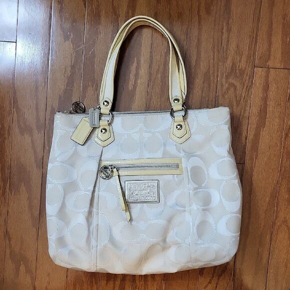 Coach Cream Shoulder Bag with Monogram and Gold Hardware D1120-16289 - Picture 12 of 15